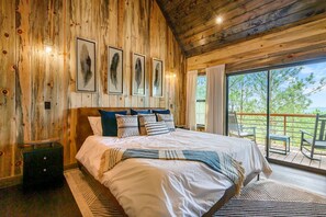 4 bedrooms, iron/ironing board, travel crib, free WiFi - Luxury Cabin*Hot Tub*Fire Pit*Slide*Rock Wall (Broken Bow)