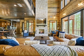 TV, fireplace - Luxury Cabin*Hot Tub*Fire Pit*Slide*Rock Wall (Broken Bow)
