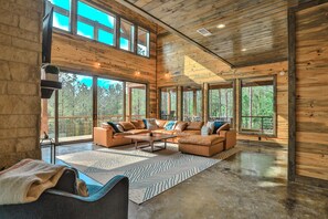 TV, fireplace - Luxury Cabin*Hot Tub*Fire Pit*Slide*Rock Wall (Broken Bow)