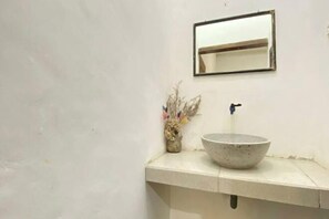 Room - Duyung Rooms & Resto Gerupuk (Sengkol)