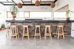 Bar (en el alojamiento)