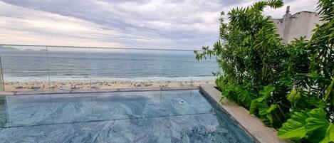 Piscina interna, piscina externa