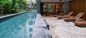 Piscine couverte, piscine extérieure