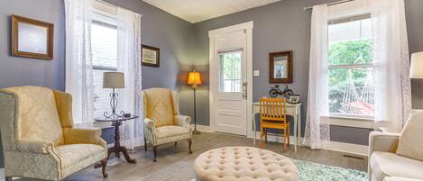 Televisión, estéreo y oficina