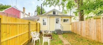 Dog-Friendly Dayton Home: 1 Mi to Downtown!