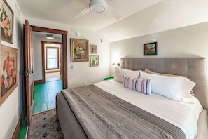 3 bedrooms, travel cot, WiFi