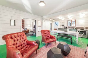 电视、电子游戏