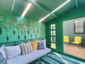 Interior - Irish Spring in Three Oaks (Three Oaks)