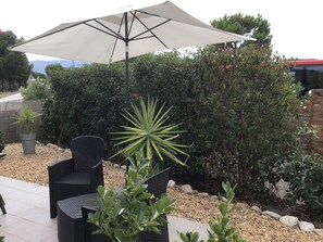 Terrace/patio - Pretty new 2** houseVery bright. With independent, fully enclosed garden. (ARGELES sur mer)