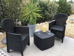 Terrace/patio - Pretty new 2** houseVery bright. With independent, fully enclosed garden. (ARGELES sur mer)