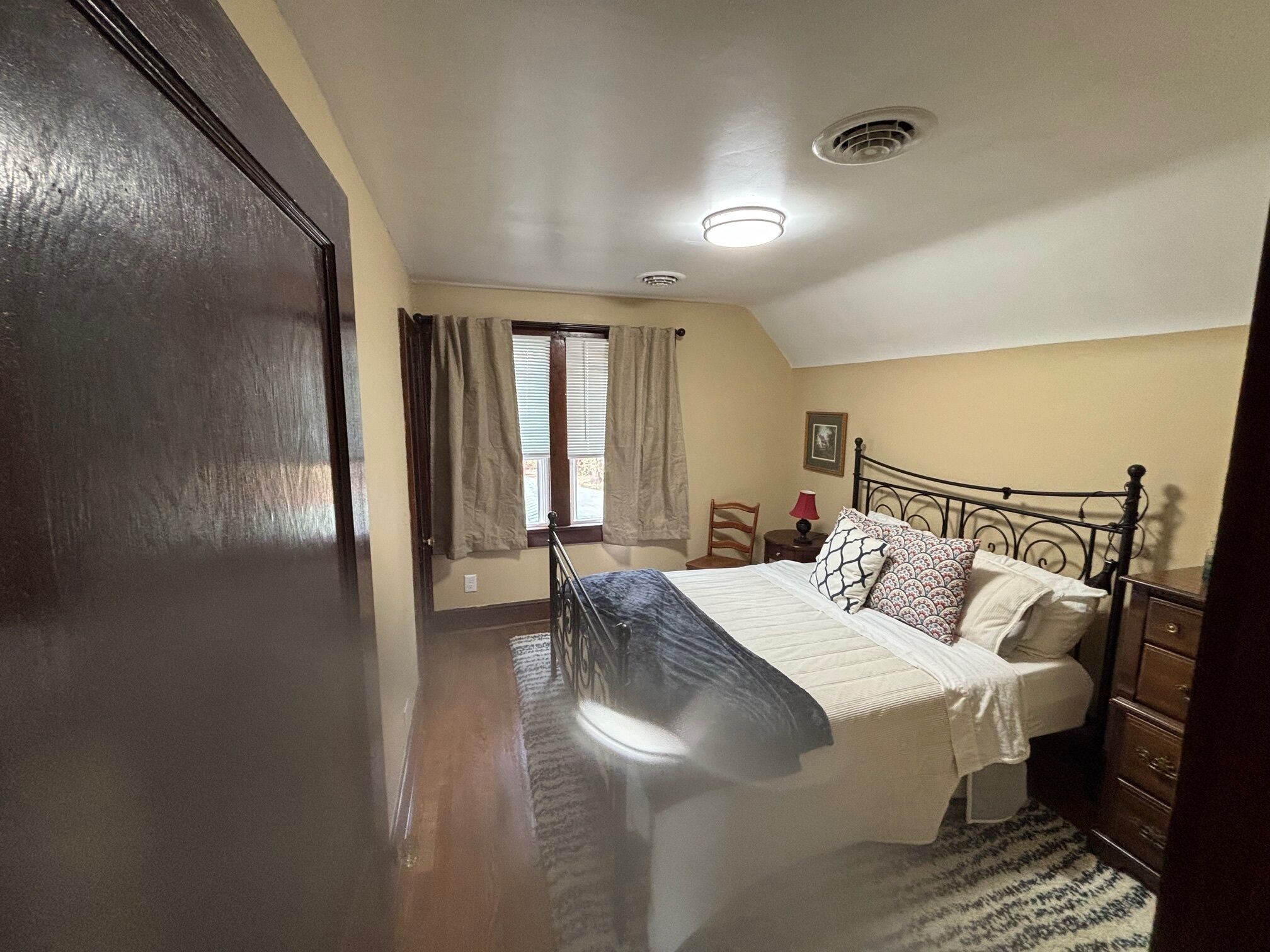 3 bedrooms, WiFi, bed sheets