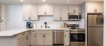 Elmer's Hideout - Fully Renovated Yosemite Escape!