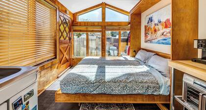 Snuggle Inn – A Romantic Couple’s Retreat!