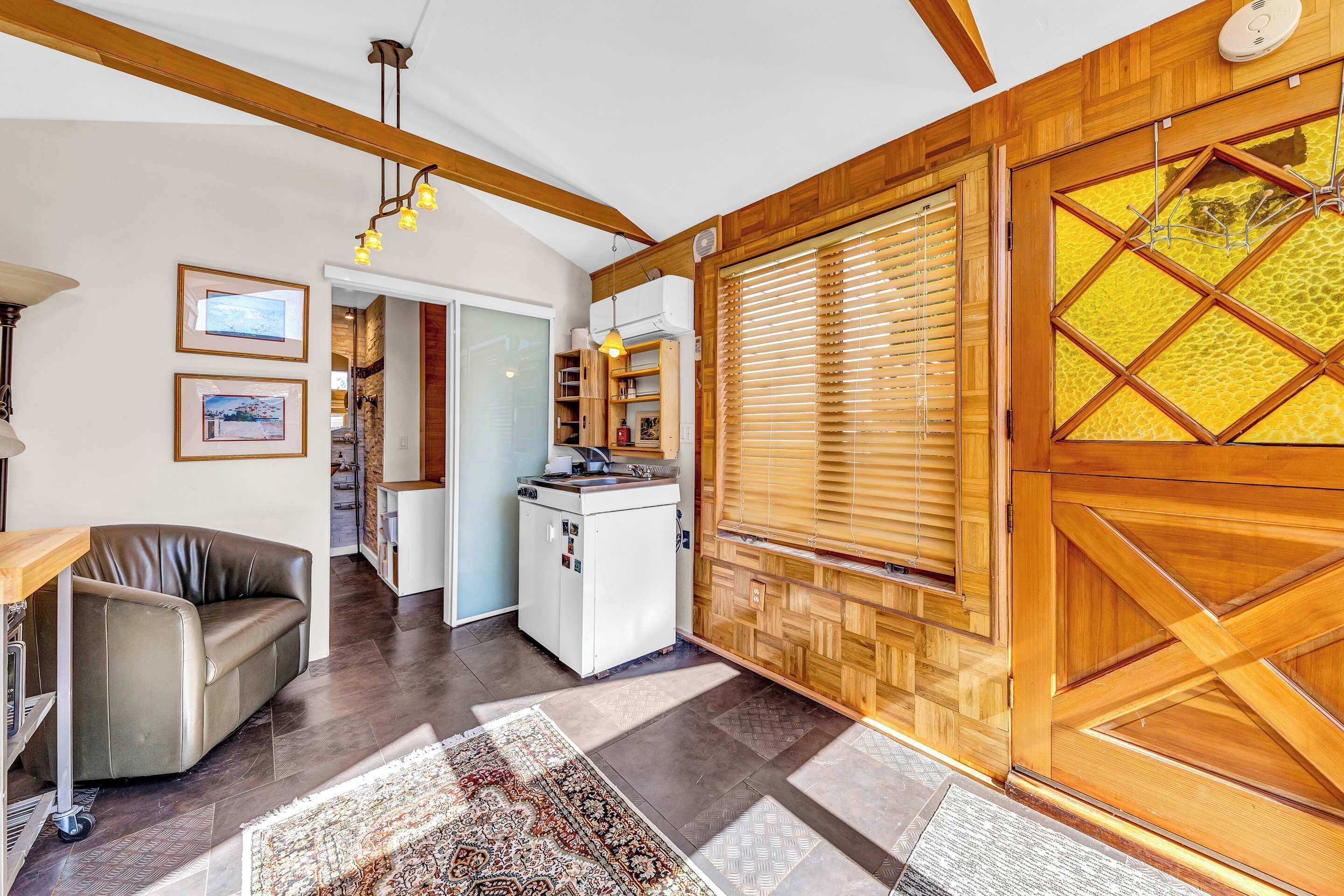 المنشأة من الداخل