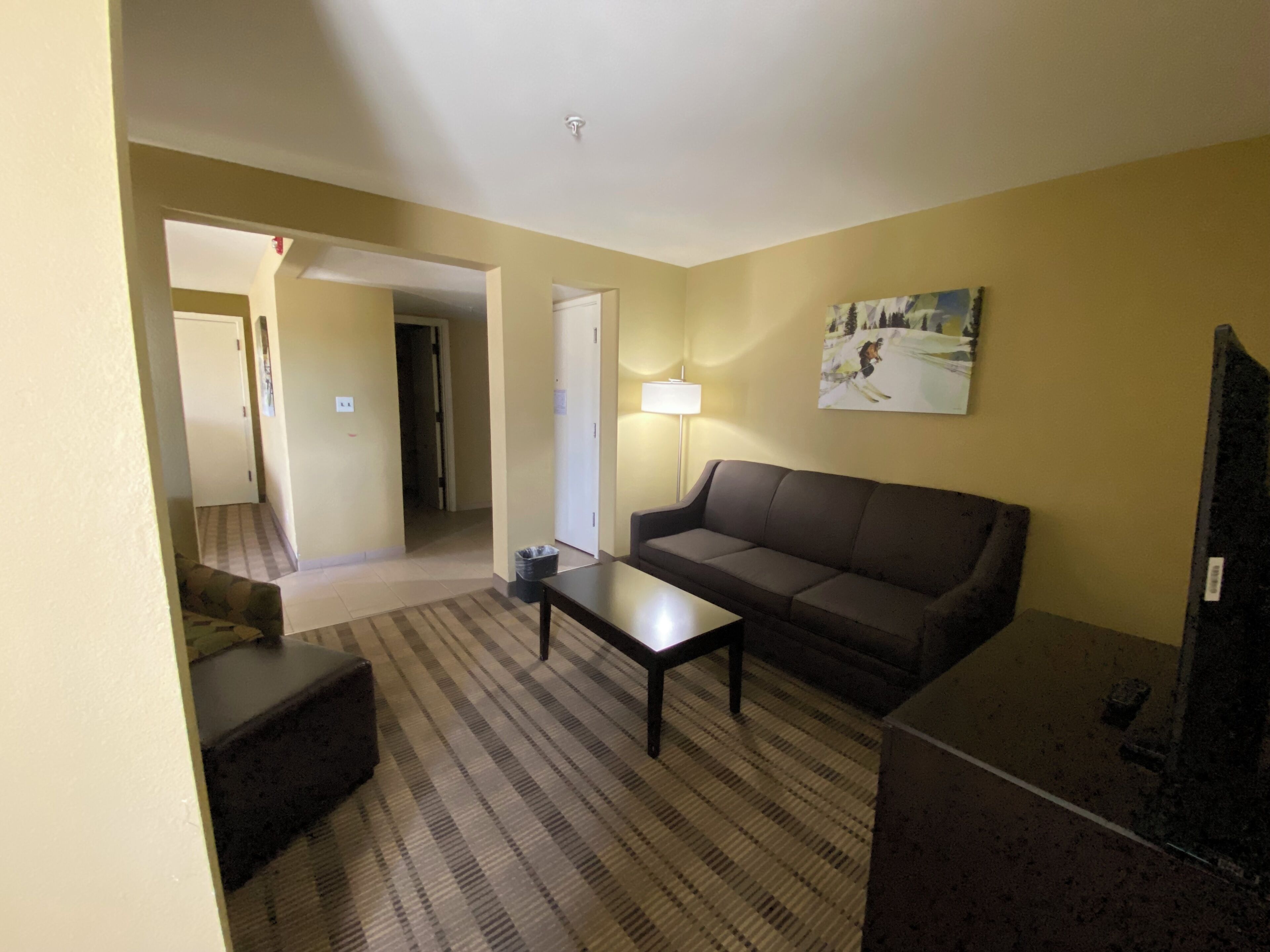 Suite, 2 Bedrooms, Non Smoking | Living area