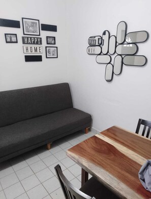Family Duplex | Living area | 32-inch Smart TV with cable channels - Casa Soliman & Loft Soliman (Cancun)