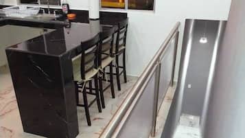 Smart TV 32 polegadas com canais a cabo