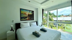 Condo, 2 Bedrooms, Accessible, Balcony
