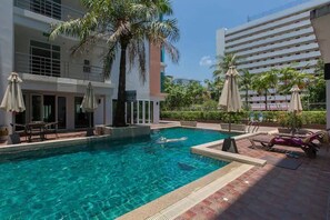 Apartment, 2 Schlafzimmer, barrierefrei, Balkon | Pool | Außenpool