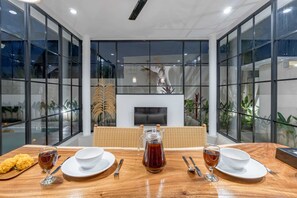 基本別墅 | 用餐區