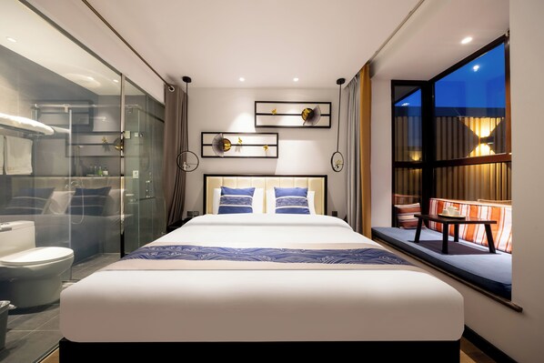 Design Double Room | Living area | 22-inch LCD TV with cable channels