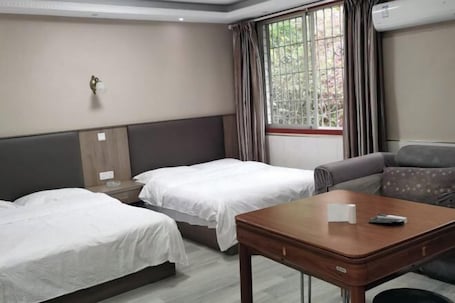 Room. Zizhong Yonghao Business Hotel
