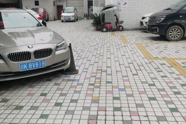 Parken ohne Service (kostenlos)