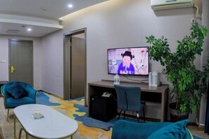 Room - Dushanzi Hotel (Karamay)
