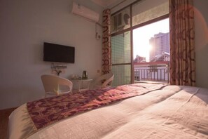 Room - The story of Danxia Inn (Renhua)