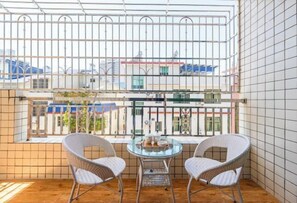 Room - The story of Danxia Inn (Renhua)