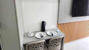 Estúdio família, vista para a cidade, ao lado da piscina | Área de estar