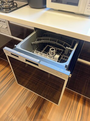 Fridge, microwave, oven, stovetop - arashi-matu (Osaka)