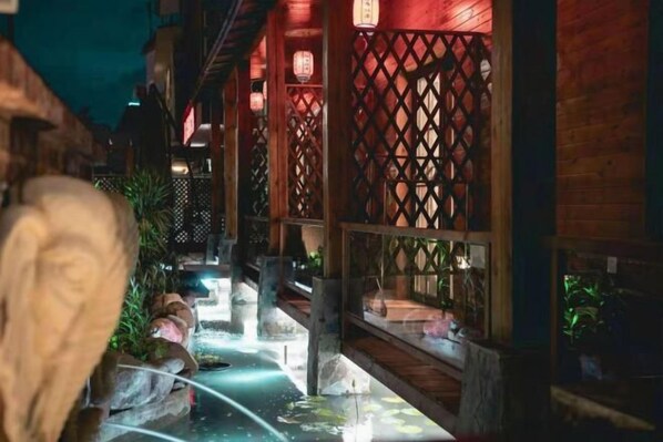 Property grounds - Beihai Yuhai Elegant Restaurant Hotel (Beihai International Passenger Transport Terminal) (Beihai)