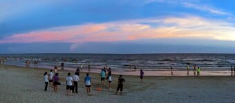 Beihai Yuhai Elegant Restaurant Hotel (Beihai International Passenger Transport Terminal)