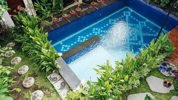 Kolam renang terbuka