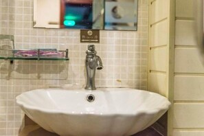 Bathroom - Xiangyun Yazhi Fashion Hotel (Harbin)