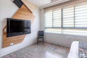 Blackout drapes, rollaway beds - Mambo Boutique Hotel (Pingtung)