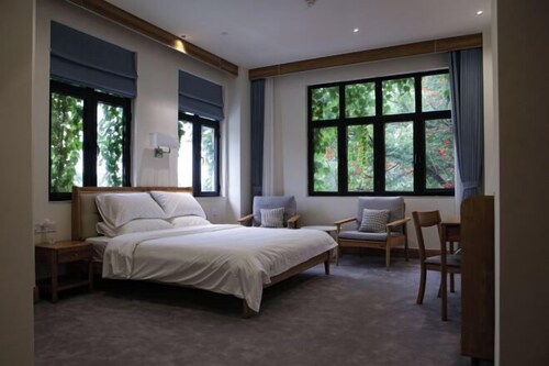 Heyou Cisheng Life Class Health Resort Hotel