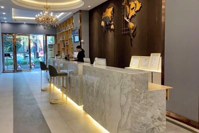 Kaili New Century Hotel (Grand Cross of International Trade Shopping Center)