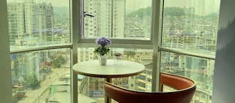 Kaili New Century Hotel (Grand Cross of International Trade Shopping Center)