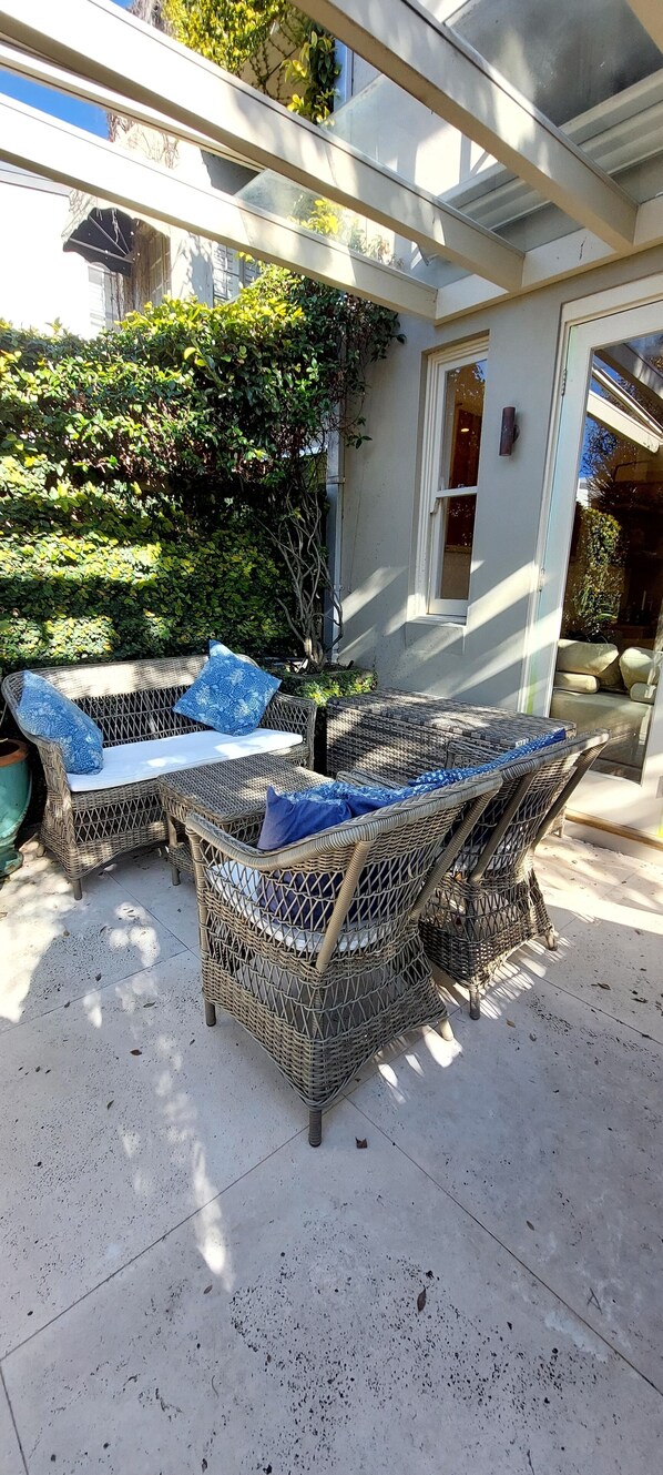 Terrace/patio - Classical Paddington Terrace - Luxury + Elegance + Heart of Paddington location (Paddington)