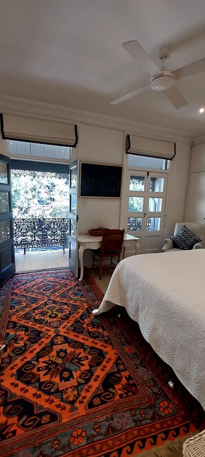 3 bedrooms, desk, iron/ironing board, WiFi - Classical Paddington Terrace - Luxury + Elegance + Heart of Paddington location (Paddington)