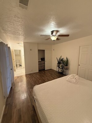 1 bedroom, WiFi, bed sheets