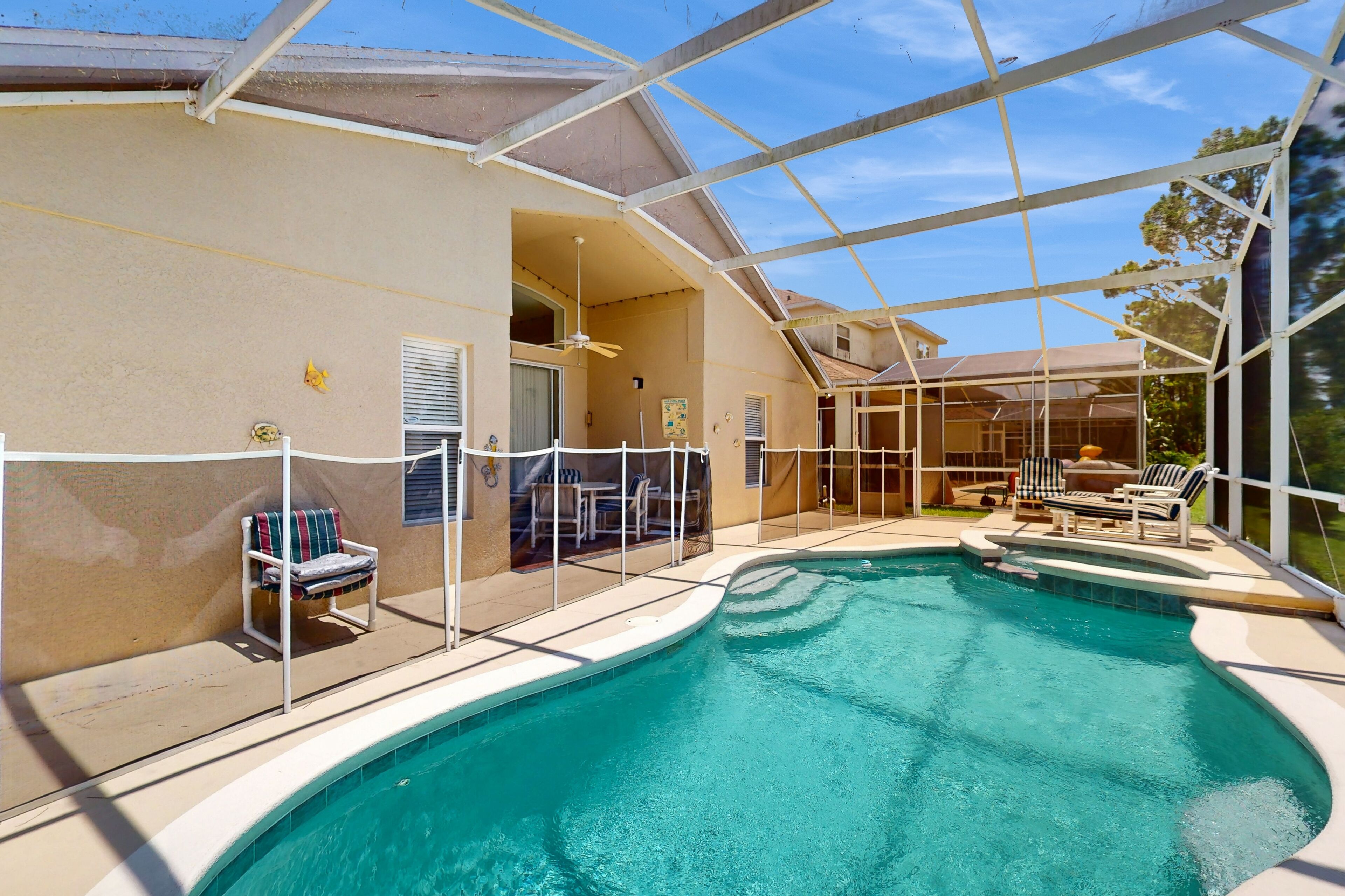 Golf course view home with private pool, W/D, and WiFi