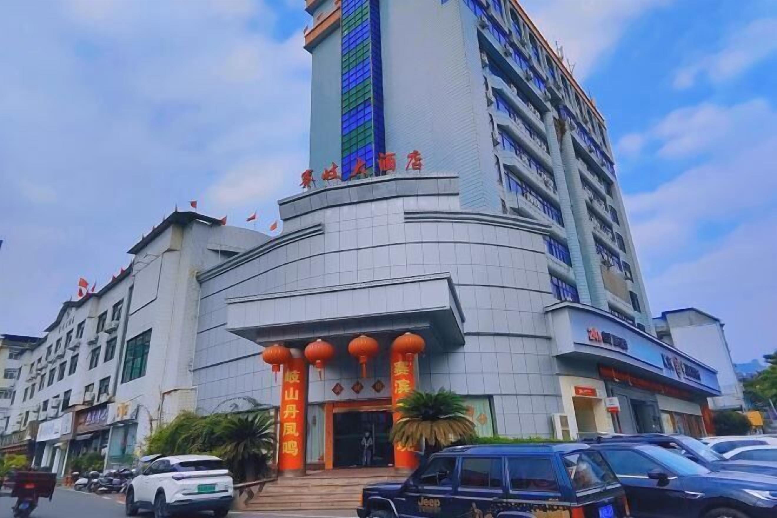 المنشأة من الخارج