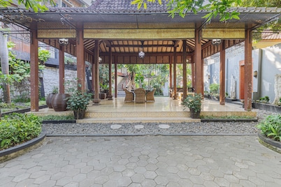 Pondok Gajah Hotel