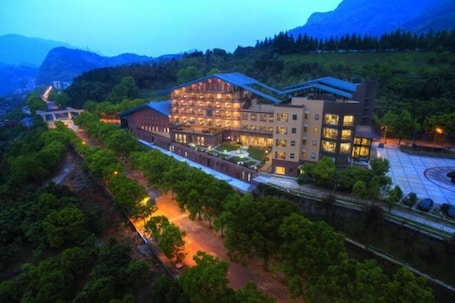Exterior. Geheyan Hotel