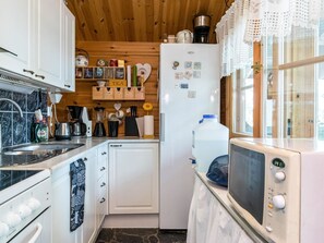 冰箱、微波炉、洗碗机、厨具/餐具