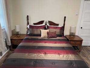 3 soverom, strykejern/-brett, wi-fi og sengetøy