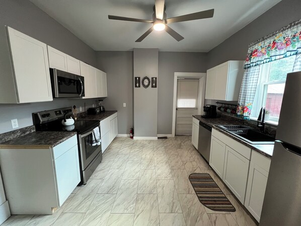 Microwave, oven, stovetop, dishwasher